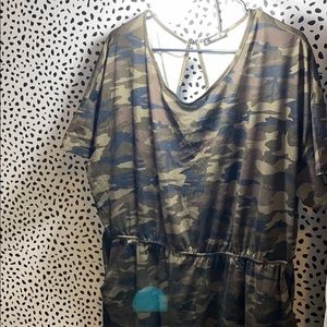 New worn! Camo print romper